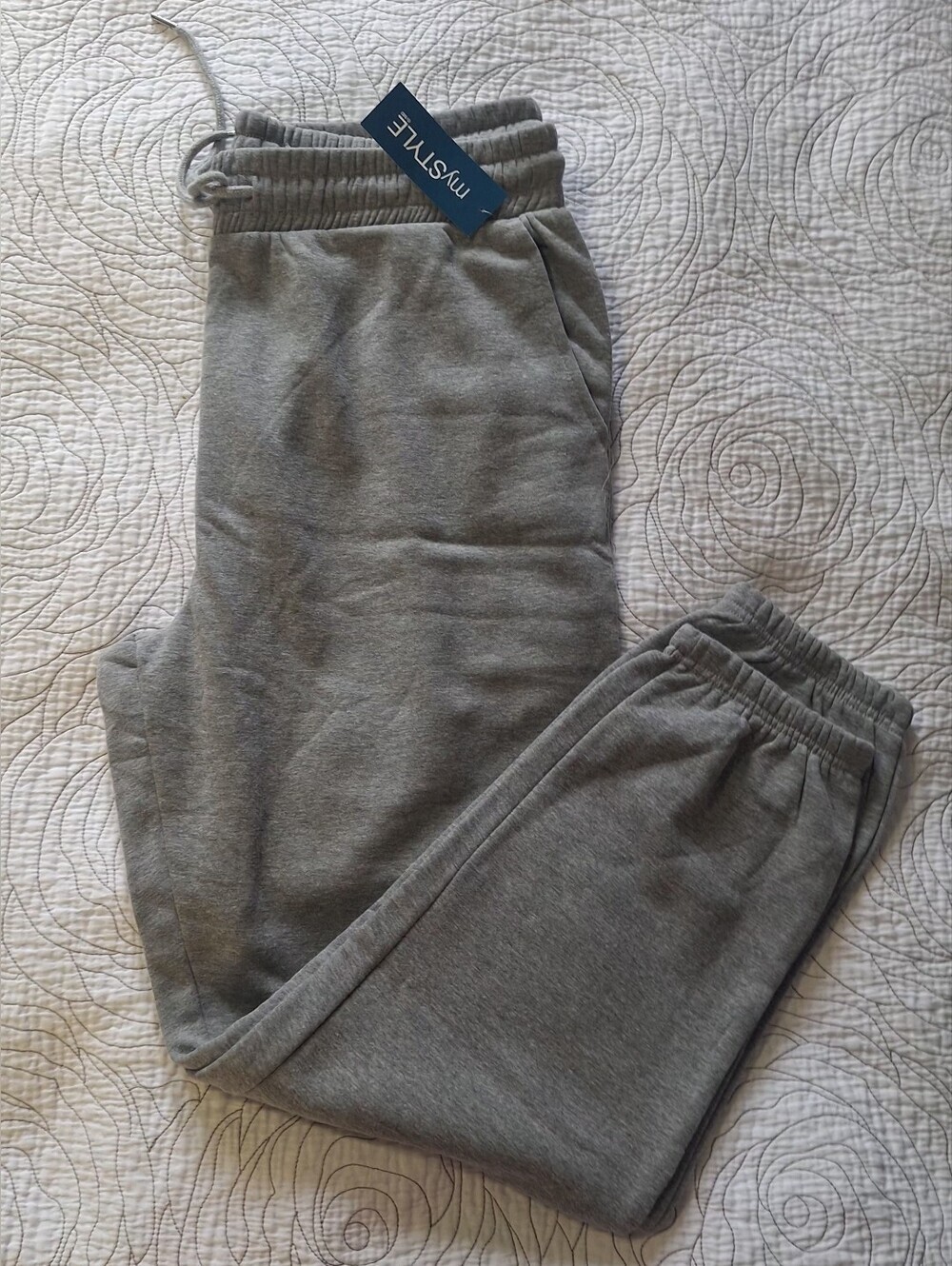 XL Women's Gray Fleece Jogger Pants